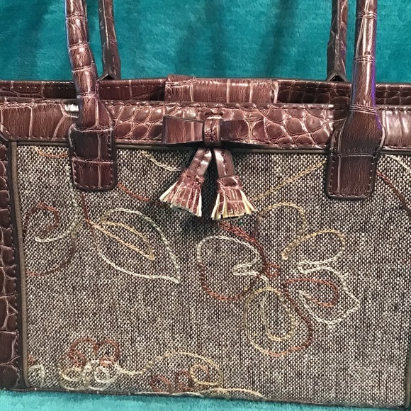 💚3/$25 Liz Claiborne small purse flower needlework bow - Picture 2 of 13